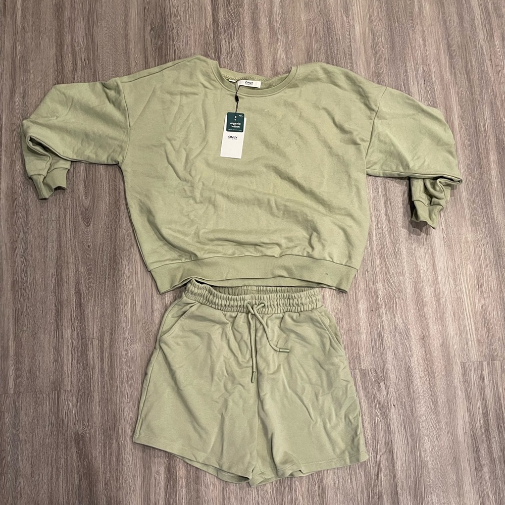Only sweat suit - sage green